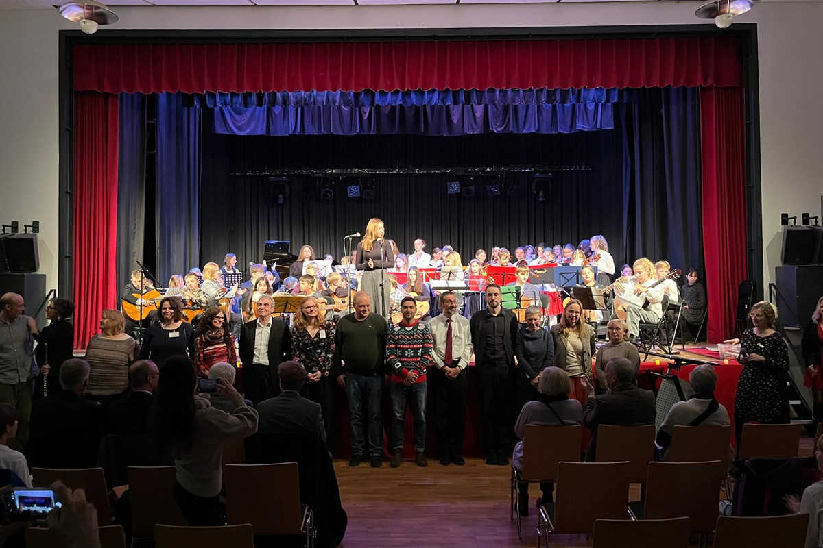 Festlicher Klangzauber zum 50. Jubiläum: Kreismusikschule Plön feiert mit beeindruckendem Konzert
